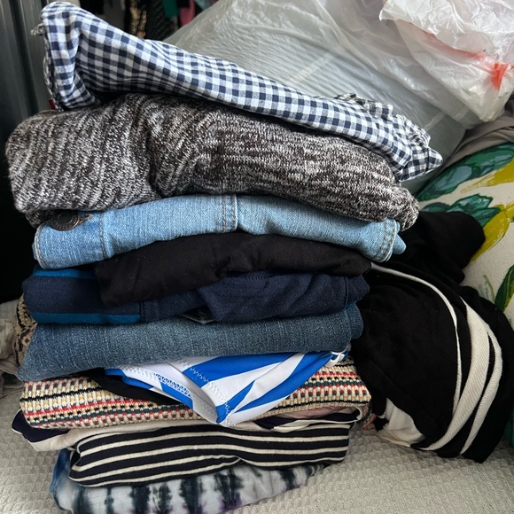 **MYSTERY BOX SALE** 10+items guaranteed. Madewell free people boutique - Picture 11 of 15